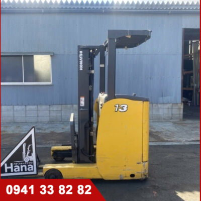 Xe nâng điện cũ đứng lái Komatsu chui cont đời 2012