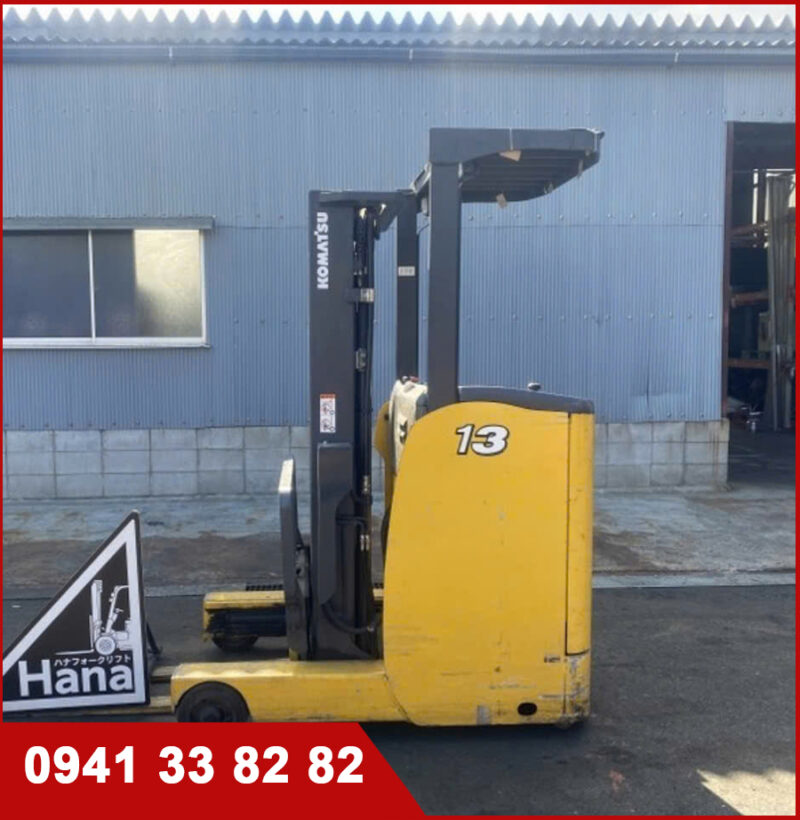 Xe nâng điện cũ đứng lái Komatsu chui cont đời 2012