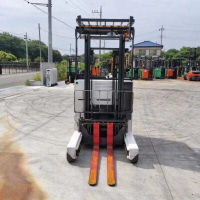 Hình ảnh phía trước Nichiyu đứng lái FBR14-85BC-300
