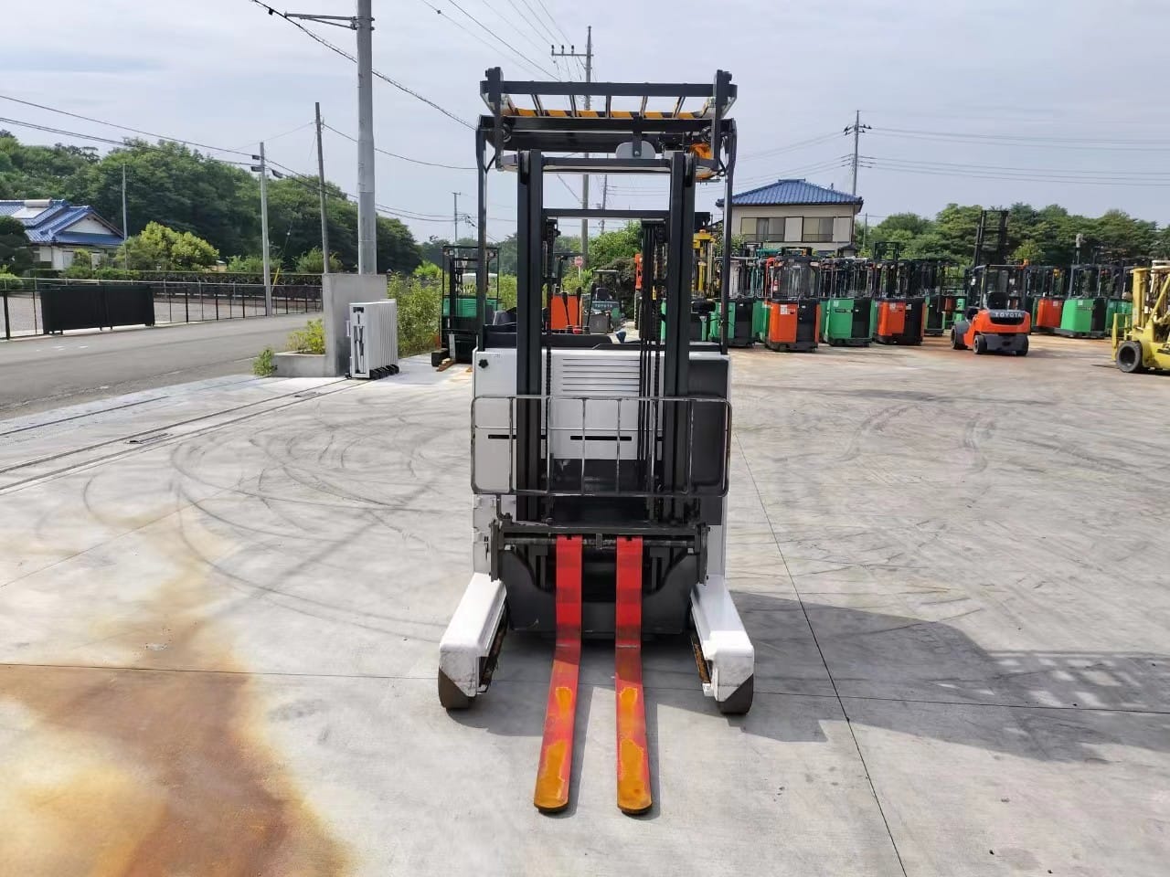 Hình ảnh phía trước Nichiyu đứng lái FBR14-85BC-300