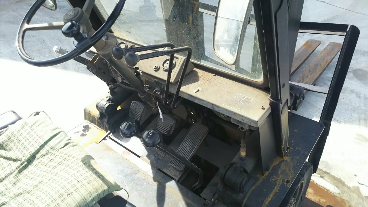 Xe nâng dầu cũ Komatsu FD25-10 2,5 tấn