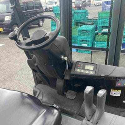 Hình ảnh khoang lái- Xe nâng điện Komatsu 2018