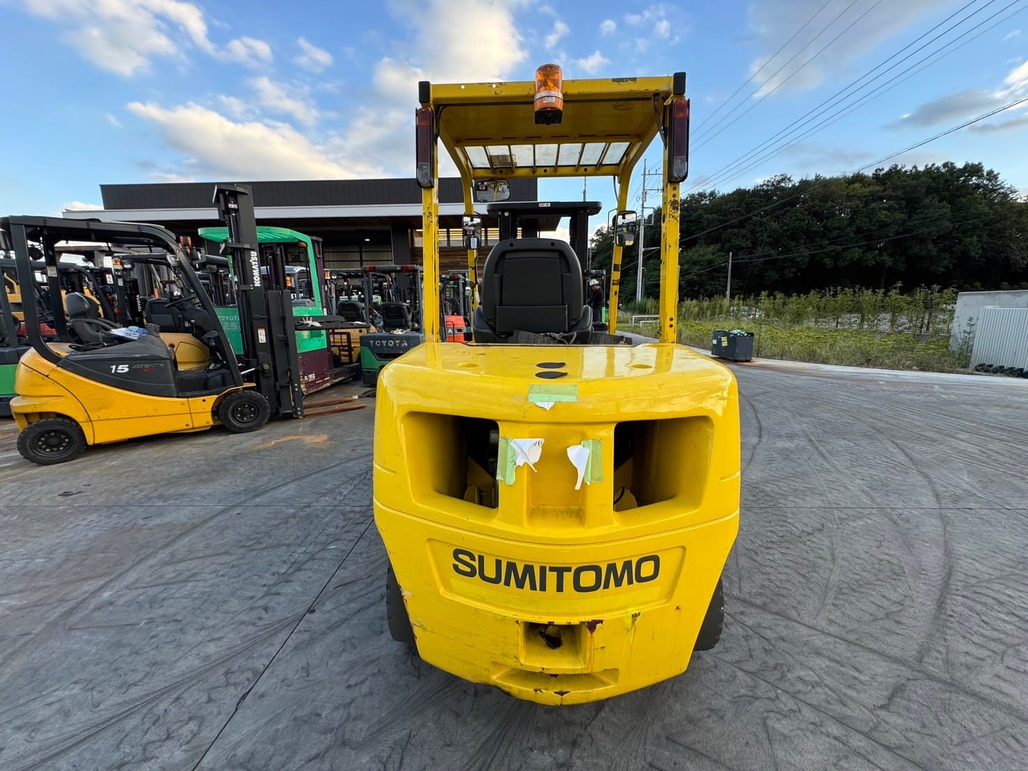 Hình ảnh phía sau xe Sumitomo