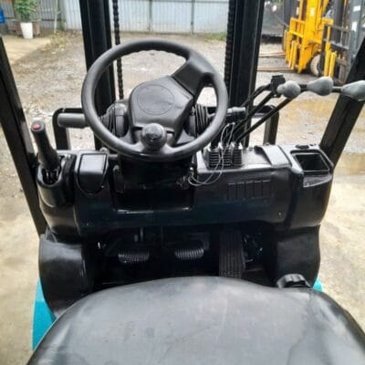 Hình ảnh khoang lái - Xe nâng dầu cũ Sumitomo