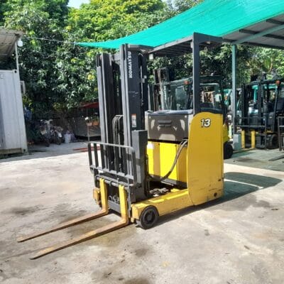 Xe nâng điện Komatsu 2015