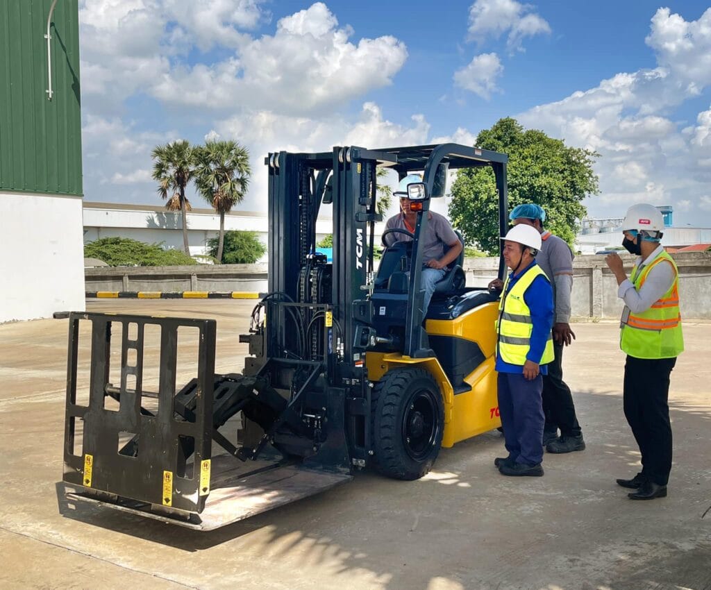 Đào tạo bài bản và cấp chứng chỉ an toàn vận hành xe nâng