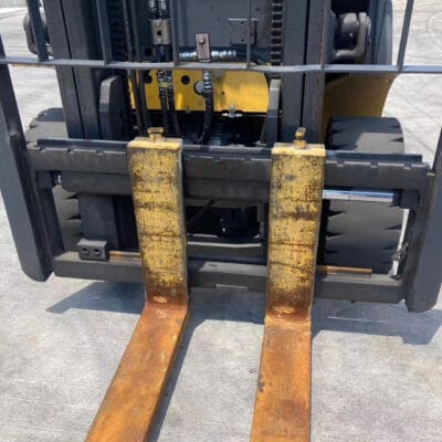 Chi tiết càng phía trước Xe nâng điện cũ 2,5 tấn Komatsu FD25-10