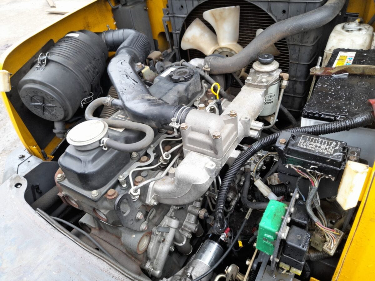 Động cơ Nissan TD27 nguyên bản hoạt động tốt
