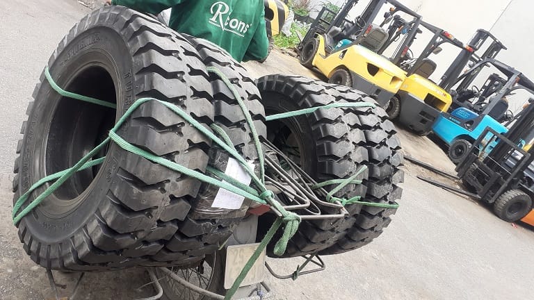 Lốp đặc Xe nâng 750-16 phoenix (7.50-16)