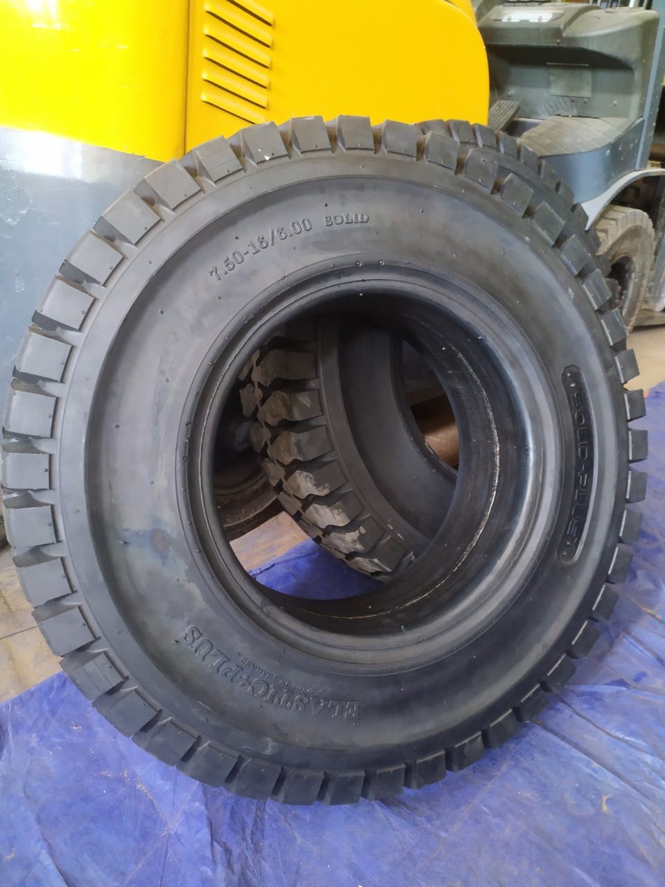 Chuyên cung cấp lốp đặc xe nâng cũ, mới
