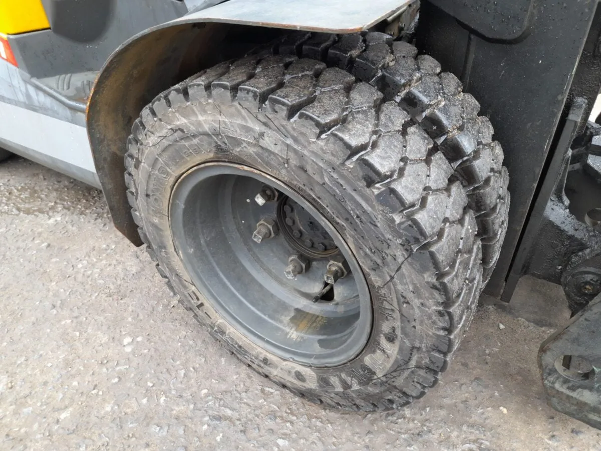 Lốp trước kép hơi size 5.50-15