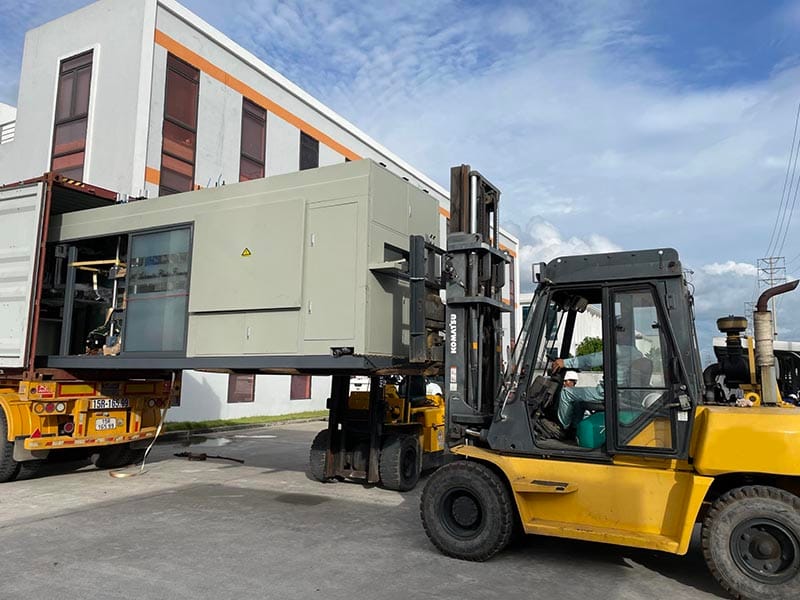 Lựa chọn xe nâng rút container