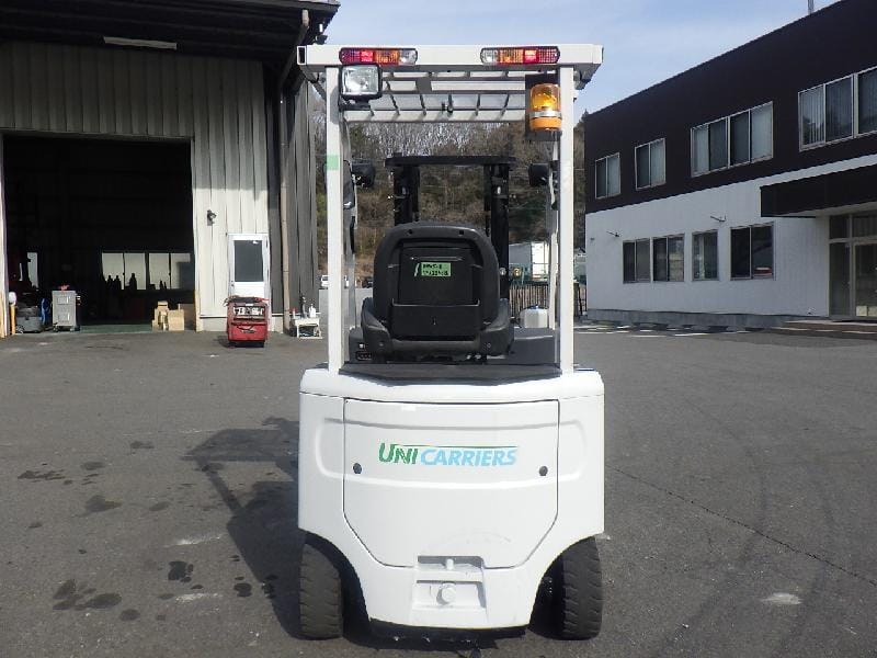 Phía sau xe Unicarriers 1,5 tấn