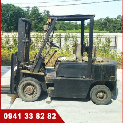 Xe nâng dầu cũ Komatsu FD25-10 2,5 tấn