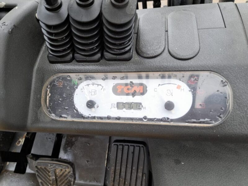 Xe nâng TCM 2.5 tấn FD25C3 đời 2009