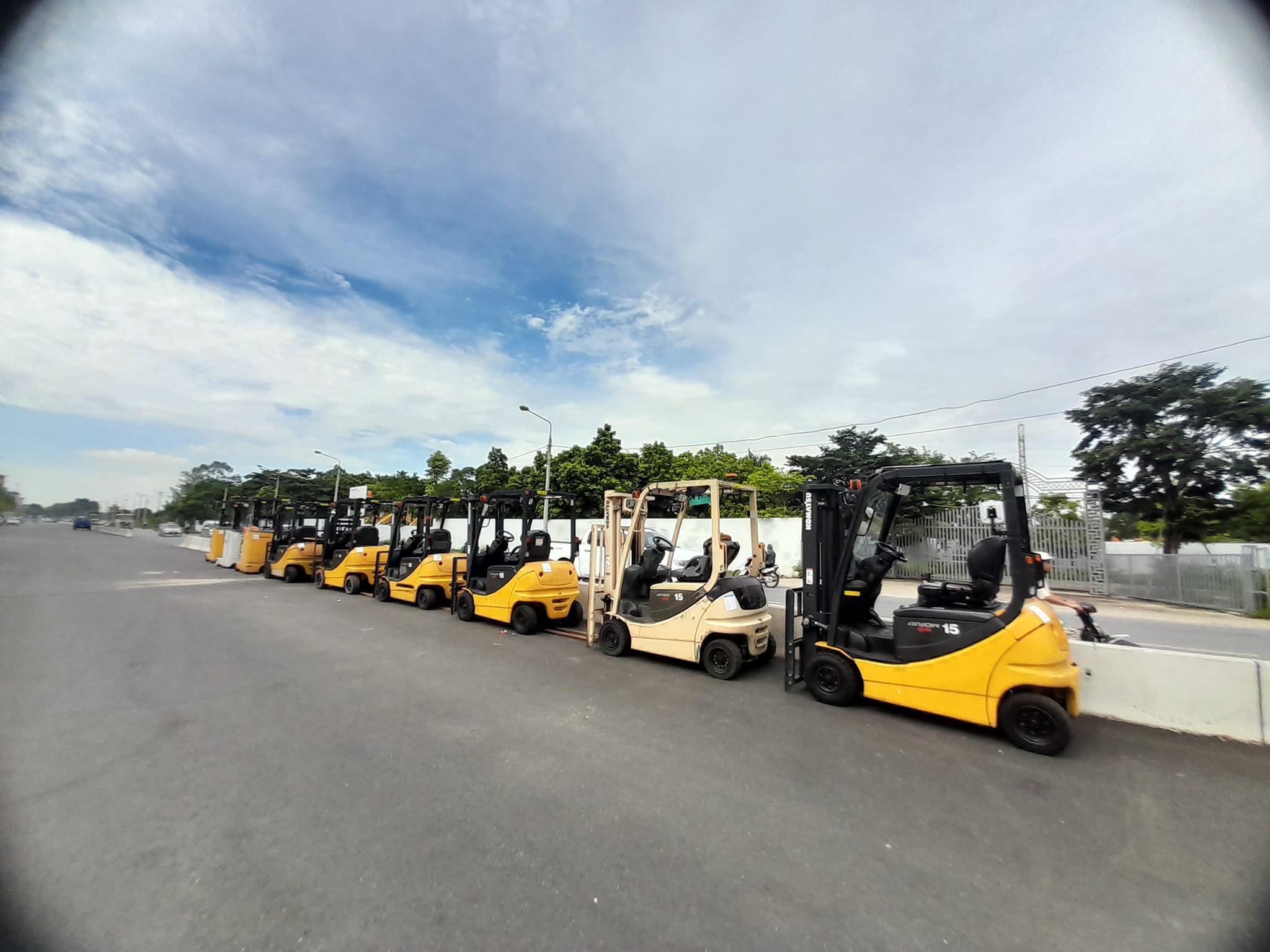 Lưu ý lựa chọn xe nâng uy tín cho nhà máy