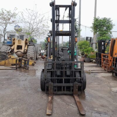 Xe có cơ cấu gật gù và tháp nâng cao 4m5