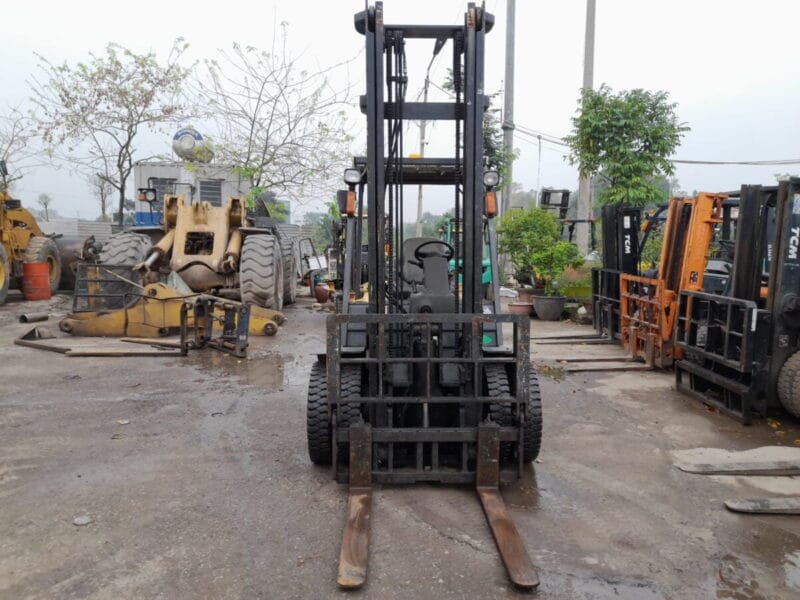 Xe nâng TCM 2.5 tấn FD25C3 đời 2009