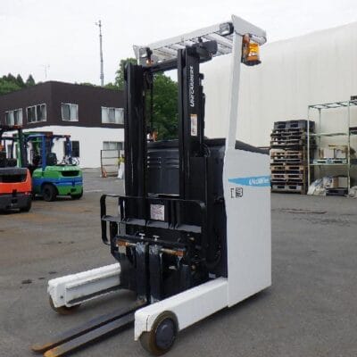 Xe nâng hiệu UNICARRIES