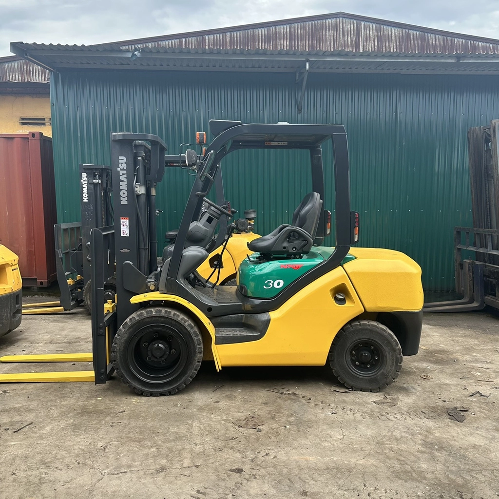 Xe nâng xăng Komatsu