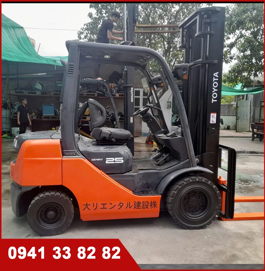 Xe nâng dầu Toyota 8FD25