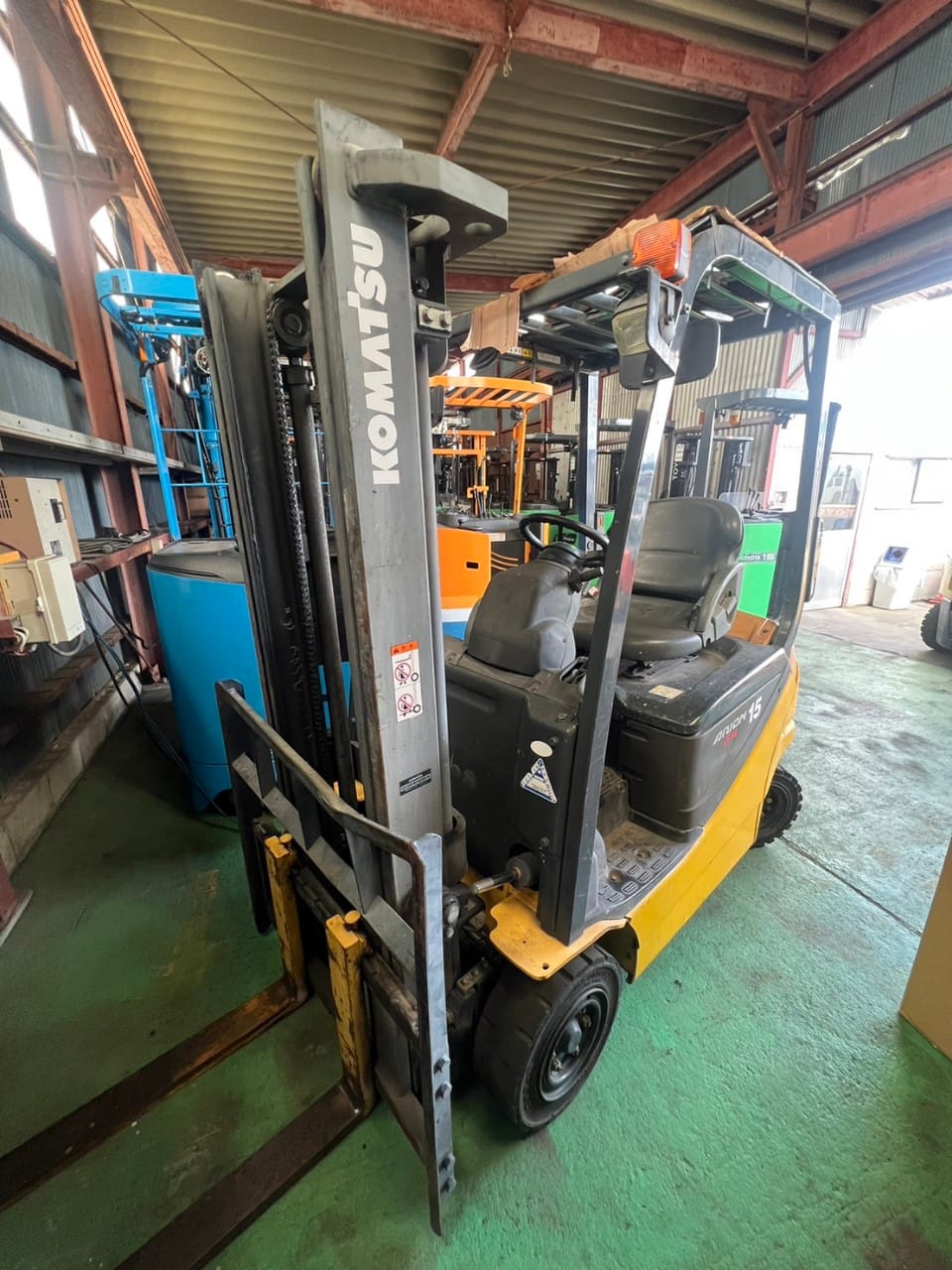 Lựa chọn xe nâng chất lượng cho nhà máy