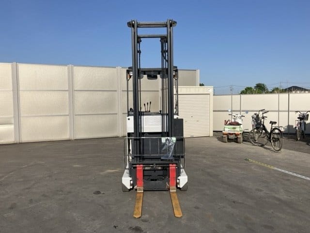 Nâng cao hiệu quả và năng suất lao động với xe đứng lái