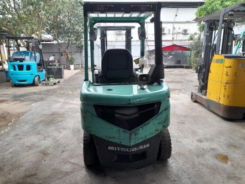 Xe nâng dầu cũ Mitsubishi FD15T 2.5 tấn