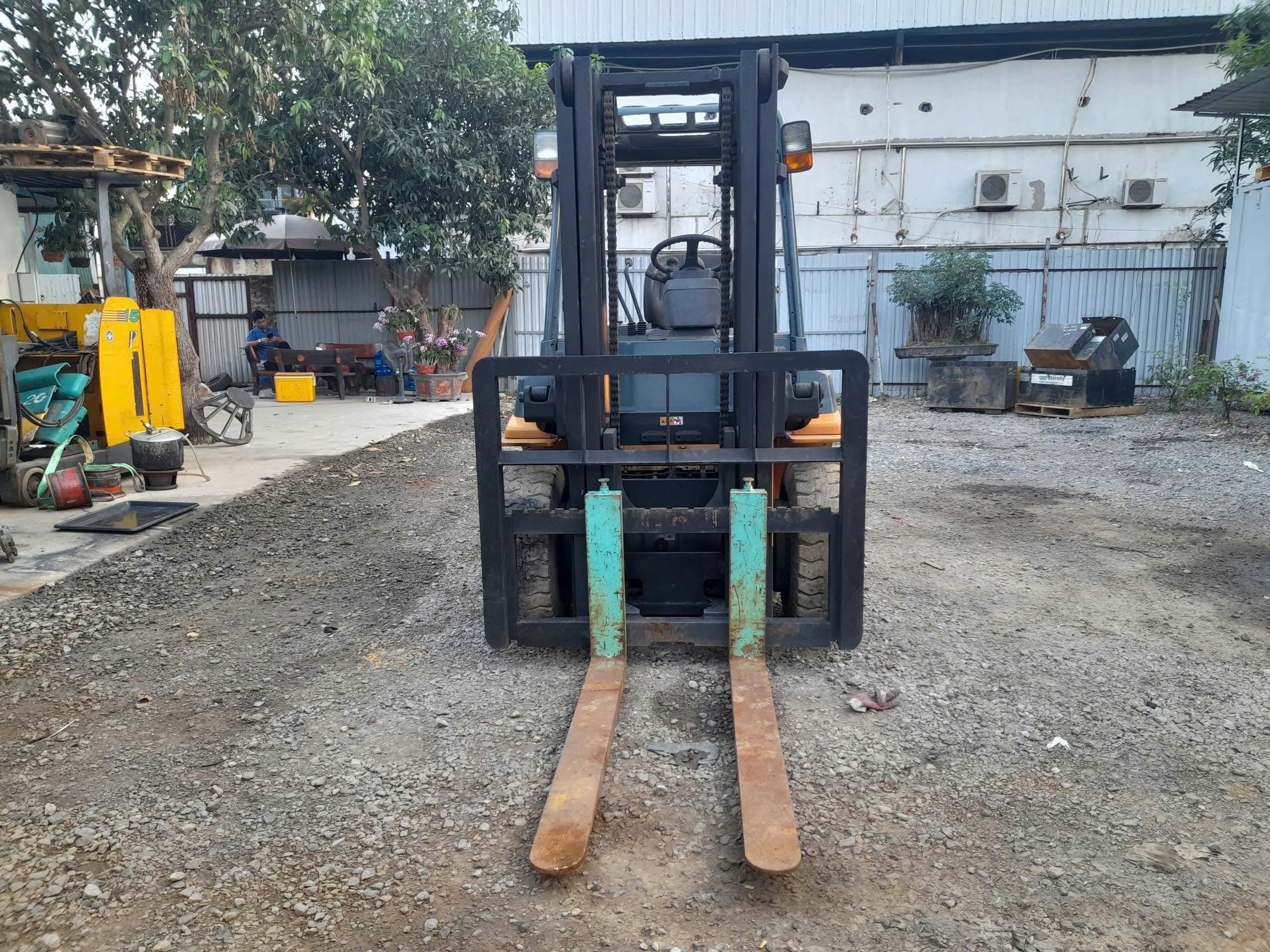 Càng xe nâng Toyota 4 tấn