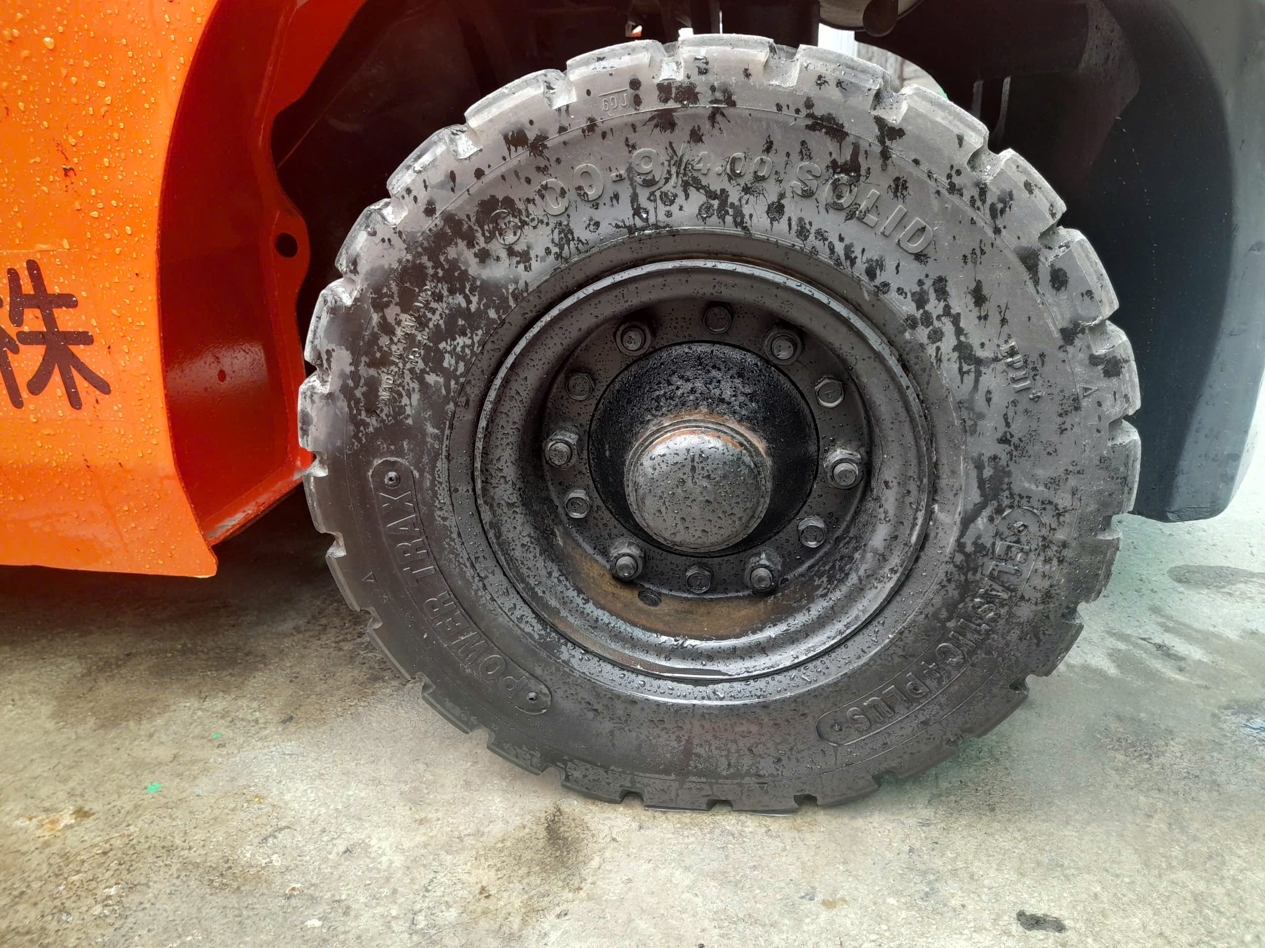 Bánh xe nâng dầu Toyota