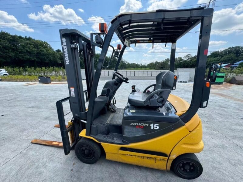 Xe nâng điện cũ ngồi lái Komatsu FB15-12 đời 2014