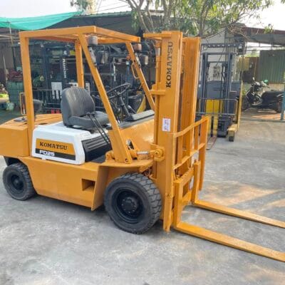 Xe nâng máy dầu Nhật Bãi Komatsu