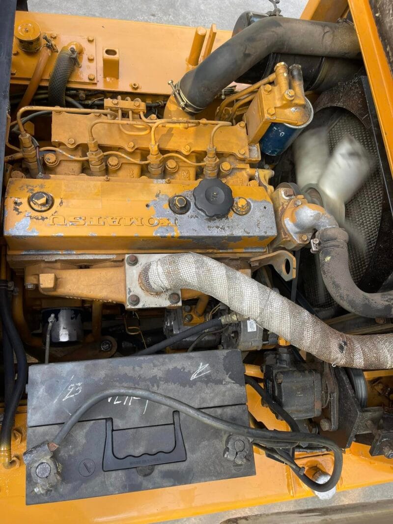 Xe nâng Komatsu FD25 máy dầu 2,5 tấn