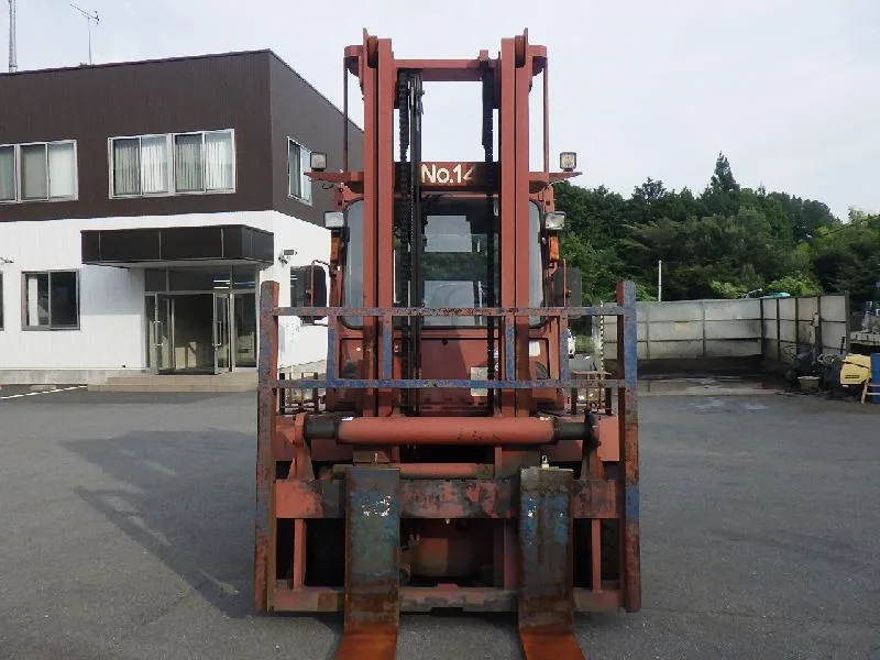 Xe nâng dầu cũ TCM 7 tấn, tháp 4m