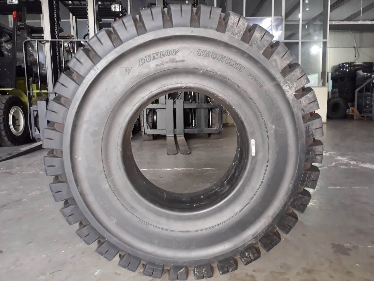 Lốp đặc xe nâng Dunlop