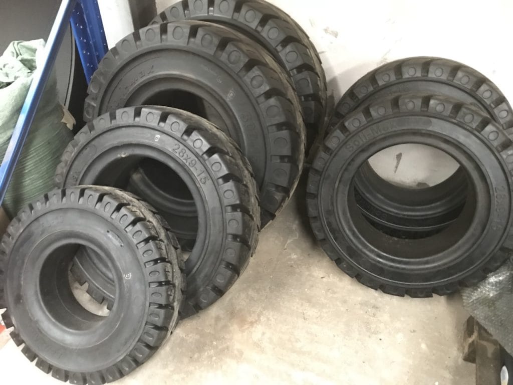 Lốp xe nâng đặc Soli max
