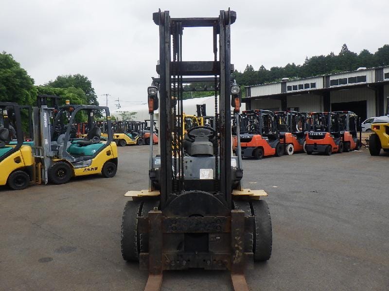 Xe nâng máy dầu cũ TCM 3 tấn, tháp 4m
