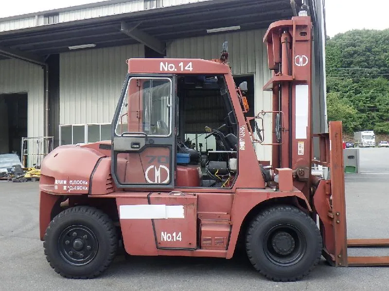 Xe nâng dầu cũ TCM 7 tấn, tháp 4m