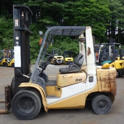 Xe nâng máy dầu hiệu TCM