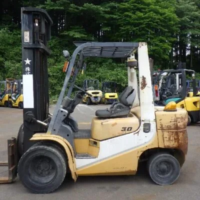 Xe nâng máy dầu hiệu TCM