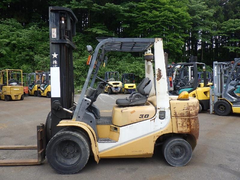Xe nâng máy dầu hiệu TCM