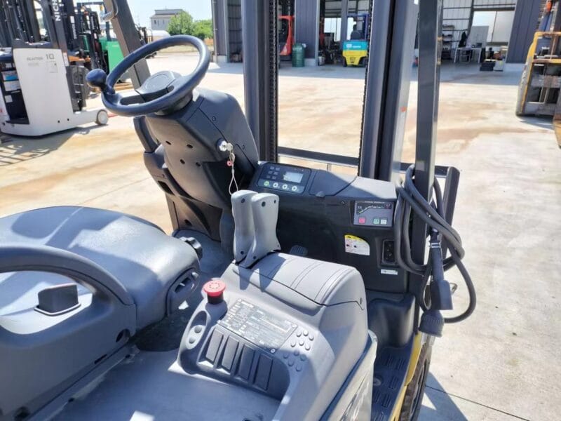 Xe nâng điện cũ Komatsu 1,5 tấn, 3m đời 2014
