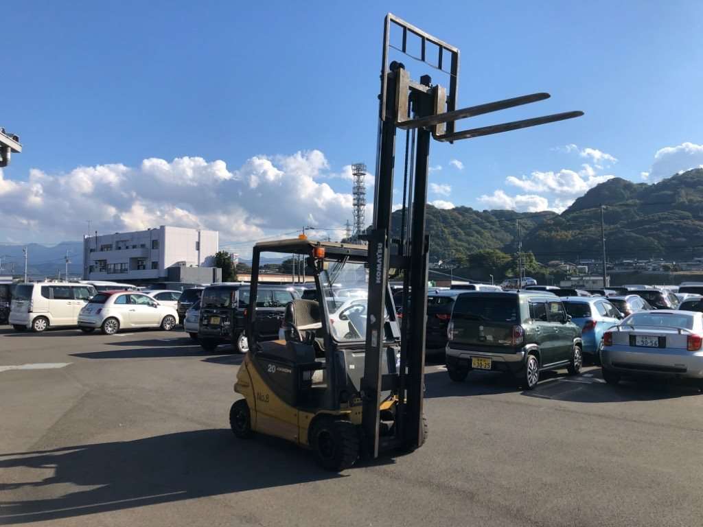Komatsu 2 tấn, tháp 3m