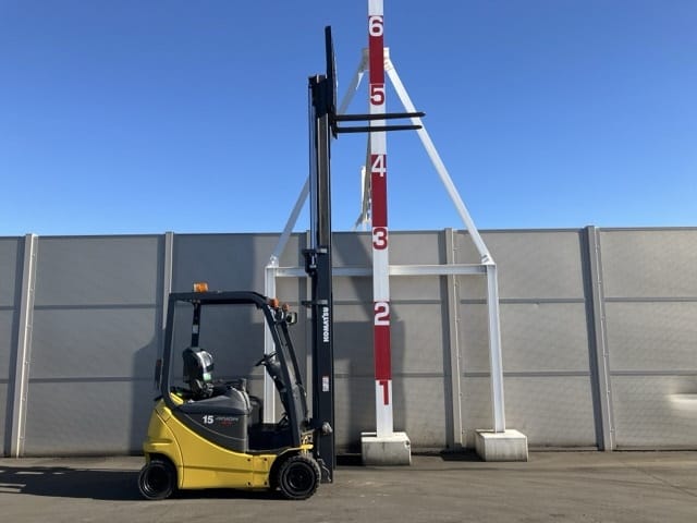 Xe nâng Nhật bãi tháp cao 4m