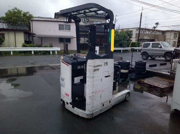 Xe nâng điện cũ Nhật Bãi giá tốt
